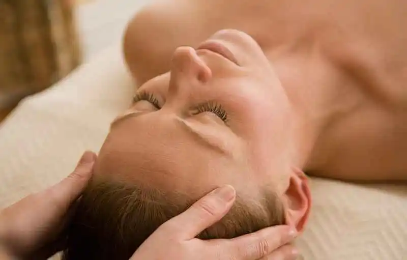 sclap massage is doing at a spa