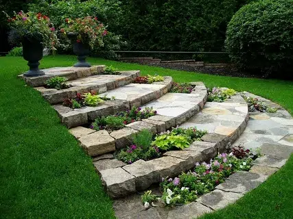 Guide on How To Make A Garden Bed With Landscape Blocks