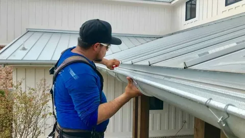 professional gutter downspout cleaning services