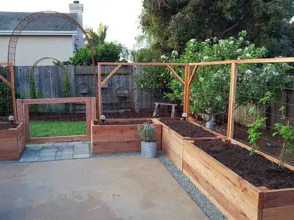 Guide on How to Build a Cedar Raised Bed?