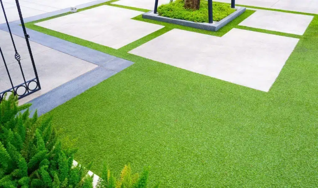 Artificial turf with gravel stone pavement decoration