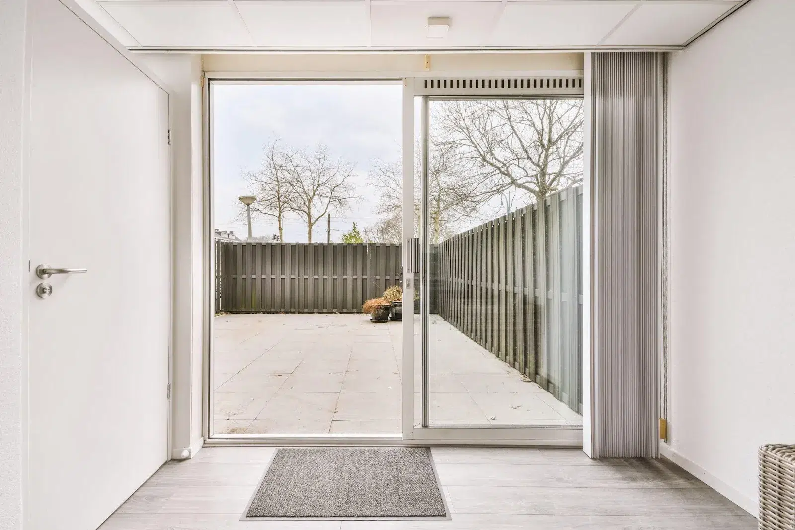 Get Guid on Are Sliding Screen Doors Standard Size In Ontario?