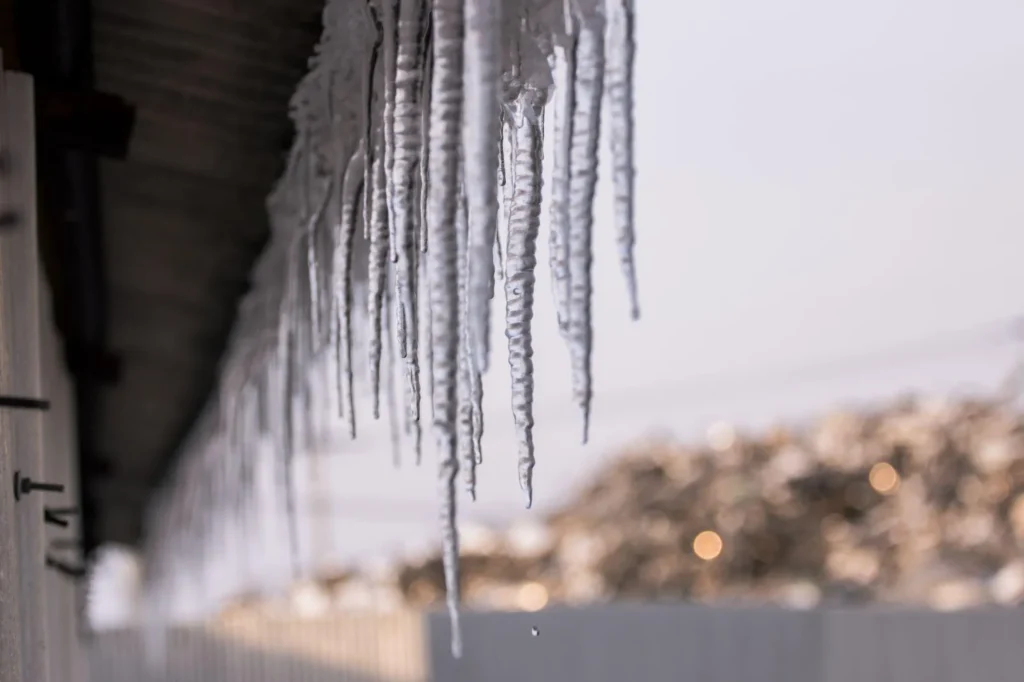 The Freezing and Refreezing Process Leading to Ice Dams